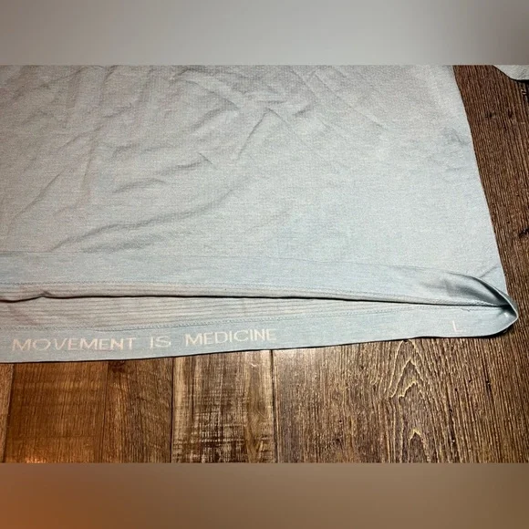 Lululemon Metal Vent Tech Long Sleeve Shirt 2.0 Peroxide /Breeze Blue Size Large - Picture 5 of 7